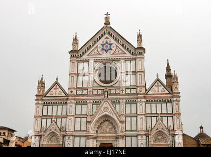 Basilica di Santa Croce Fassade oder Basilika des Heiligen Kreuzes, berühmten Franziskanerkirche in Florenz, Italien Stockfoto