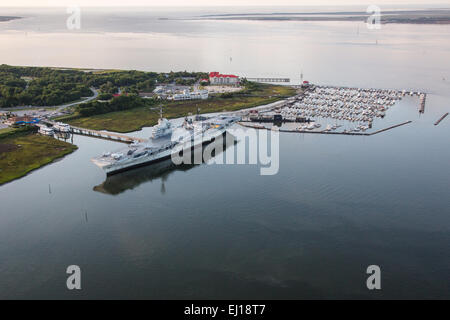 Luftbild des historischen Flugzeugträger USS Yorktown und Patriots Point in Charleston, SC Stockfoto