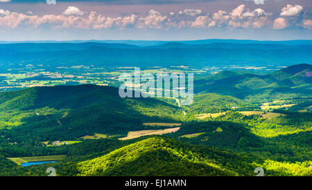 Wolken Schatten über die Appalachen und Shenandoah Valley, gesehen von Shenandoah-Nationalpark, Virginia Stockfoto