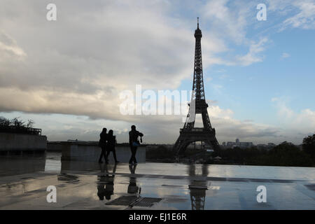 Eiffelturm angesehen vom Palais de Chaillot in Paris, Frankreich. Stockfoto