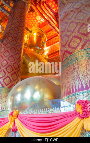 AYUTTHAYA, THAILAND-Juni 27, 2013: die wichtigste Buddha-Statue, Wat Phanan Choeng in Ayutthaya. Stockfoto