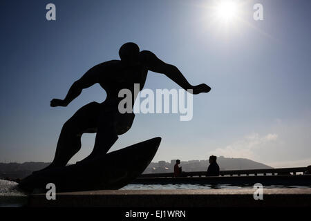 Brunnen der Surfer. Orzan Strand. A Coruña. Galizien. Spanien. Stockfoto