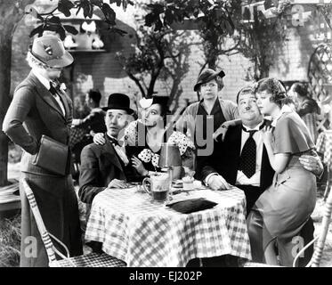 Unsere Beziehungen-Jahr: 1936 USA Regie: Harry Lachman Betty Healy, Stan Laurel, Lona Andre, Daphne Pollard, Oliver Hardy, Iris Adrian Stockfoto