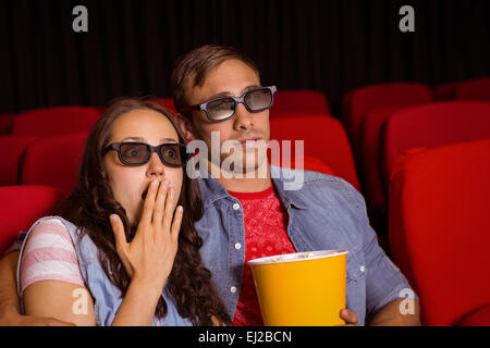 Junges Paar einen 3d Film anschauen Stockfoto