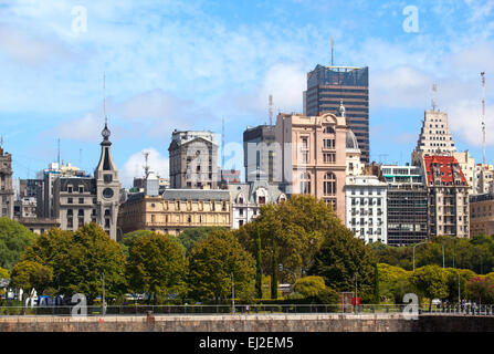 Skyline von Buenos Aires aus Puerto Madero. Argentinien. Stockfoto