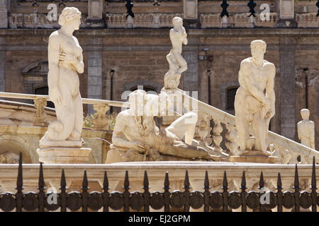 Die Fontana Pretoria im Herzen von Palermo, Sizilien. Stockfoto