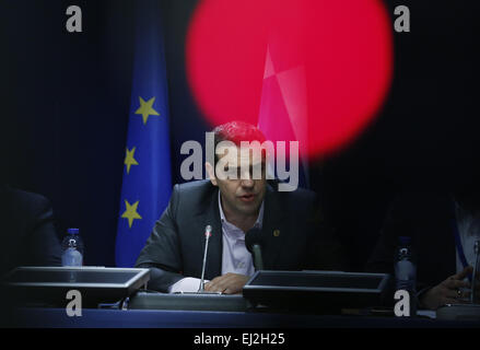 Brüssel, Belgien. 20. März 2015. Griechenlands Premierminister Alexis Tsipras besucht eine Pressekonferenz nach dem Gipfel der Europäischen Union (EU) im EU-Hauptquartier in Brüssel, Belgien, 20. März 2015. Bildnachweis: Ye Pingfan/Xinhua/Alamy Live-Nachrichten Stockfoto