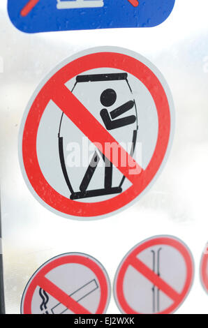 Skilift Warnaufkleber Zeichen Stockfoto