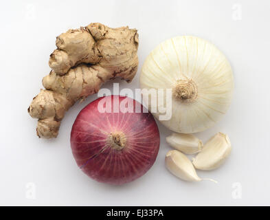 Ingwer, Knoblauch, roten Zwiebeln und weiße Zwiebel Stockfoto