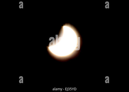 Kroatien. 20. März 2015. Astronomisches Phänomen, eine partielle Sonnenfinsternis am 20. März 2015 aus Kroatien betrachtet. Bildnachweis: PhotoJa/Alamy Live-Nachrichten Stockfoto