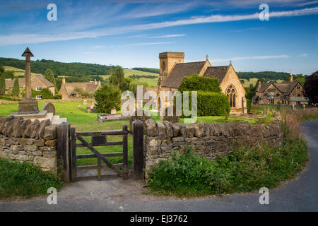 Am frühen Morgen über die Cotswolds Dorf snowshill, Gloucestershire, England Stockfoto