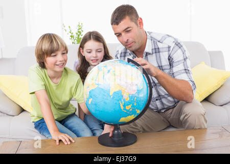 Familie Welt erkunden Stockfoto