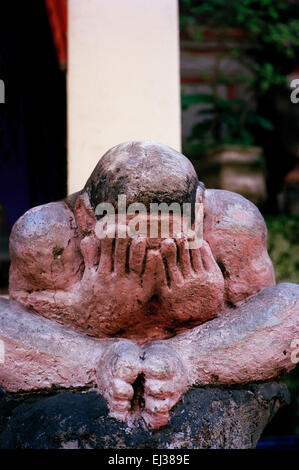 Tempelkunst in Ubud in Bali in Indonesien in Südostasien. Kulturgeschichte schnitzen Skulptur East Ost Reisen Stockfoto