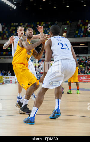 London, UK. 20. März 2015. London-Lions Spieler Drew Sullivan greift während der BBL Meisterschaftsspiel gegen Cheshire Phoenix in der Kupfer-Box-Arena im Olympiapark. Cheshire Phoenix gewinnen 94 / 82 Stockfoto