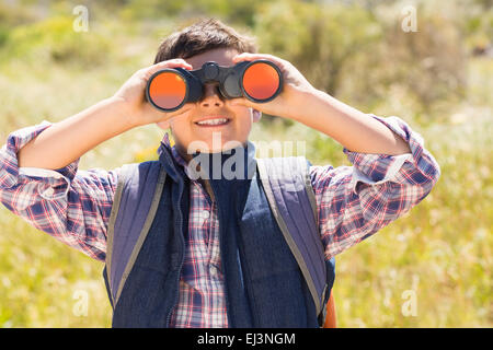 Kleiner Junge, Wandern in den Bergen Stockfoto