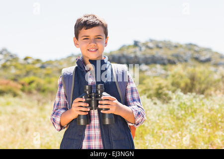 Kleiner Junge, Wandern in den Bergen Stockfoto