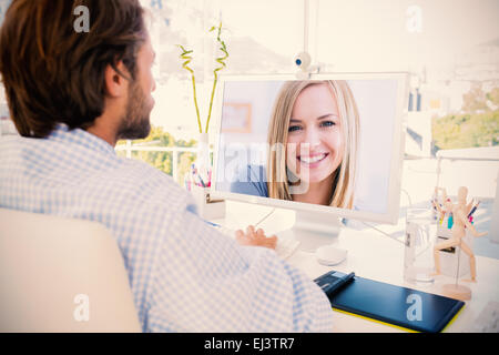 Zusammengesetztes Bild von Closeup schöne Frau lächelnd zu Hause Stockfoto