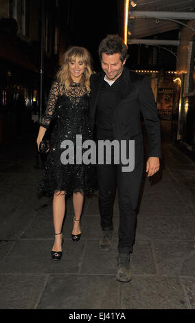 Suki Waterhouse und Bradley Cooper genießen ein Doppel-Date im J. Sheekey Restaurant mit Sienna Miller und Verlobter Tom Sturridge Featuring: Suki Waterhouse, Bradley Cooper wo: London, Vereinigtes Königreich bei: 15 Sep 2014 Stockfoto