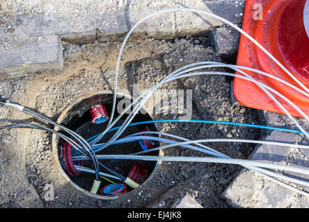 Alkmaar, Nordholland, Old Town, Kabel für Telekommunikation regelt, Glasfaser-Kabel, Internet, Telefon, TV Stockfoto