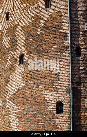 Rot im Alter Ziegel Wand Textur Stockfoto