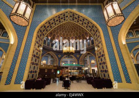 Starbucks Coffee-Shop in kunstvollen Atrium in Ibn Battuta Shopping Mall in Dubai Vereinigte Arabische Emirate Stockfoto