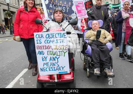 Regent Street, London, UK. 21. März 2015. Eine große anti-Rassismus und anti-faschistische März erfolgt durch central London. Bildnachweis: Matthew Chattle/Alamy Live-Nachrichten Stockfoto