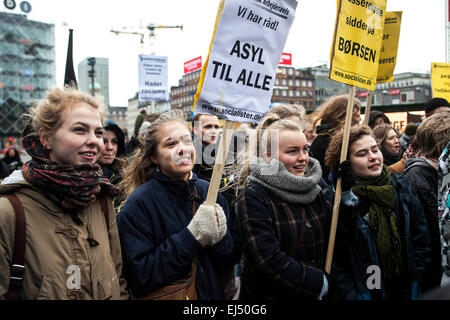 Kopenhagen, 21. März 2015: Jungen Teilnehmer an der Rallye Unterstützung in Kopenhagen feiert UN internationaler Tag gegen Rassismus Credit: OJPHOTOS/Alamy Live News Stockfoto