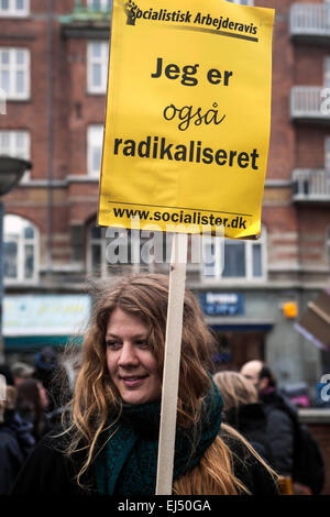 Kopenhagen, Dänemark, 21. März 2015: Frau Teilnahme an der Rallye in Kopenhagen feiert UN internationaler Tag gegen Rassismus. Auf dem Schild steht: "Ich bin auch radikalisiert" Credit: OJPHOTOS/Alamy Live News Stockfoto