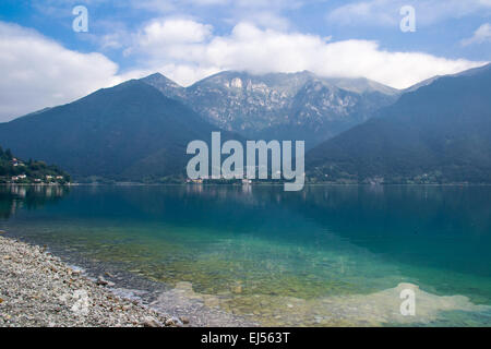 Ledro-See in Italien ist den blauen See genannt. Stockfoto