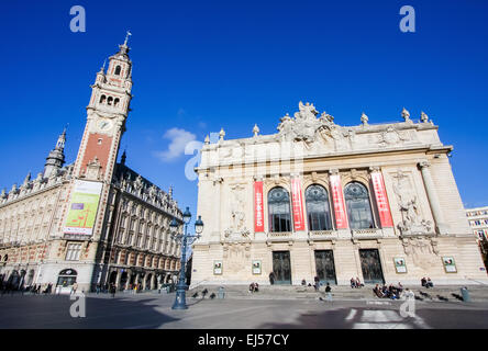 LILLE, Frankreich - 2. November 2009: Blick auf das Opernhaus und der Chambre de Commerce im Zentrum von Lille, Frankreich. Stockfoto
