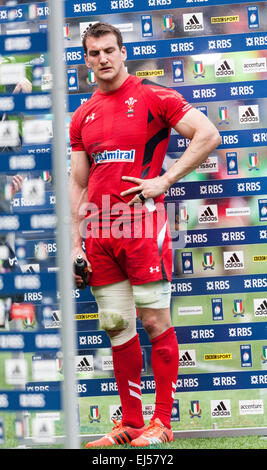 Rom, Italien. 21. März 2015. Welsh captain Sam Warburton Interviwsed Ater das Match, Stadio Olimpico, Rom, Italien. Bildnachweis: Stephen Bisgrove/Alamy Live-Nachrichten Stockfoto