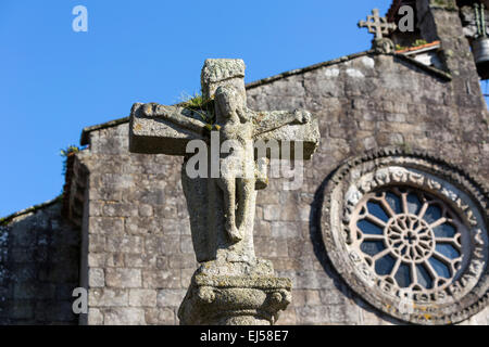 Cruceiro, Stein, Kreuz, in der Kirche Santa María del Azogue Plaza Fernán Pérez de Andrade, Betanzos Stockfoto