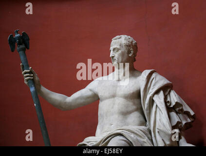 Statue des Kaisers Galba (3 BC - 69 n. Chr.). Kolossalstatue von Aurelian Wände. Von Bartolomeo Cavaceppi restauriert. Vatikan. Stockfoto