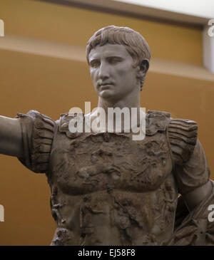 Augustus (61 v. Chr. - 14 n. Chr.). Erster Kaiser des römischen Reiches. Marmorstatue des Augustus von Prima Porta. (1. Jahrhundert). Vatikan. Stockfoto