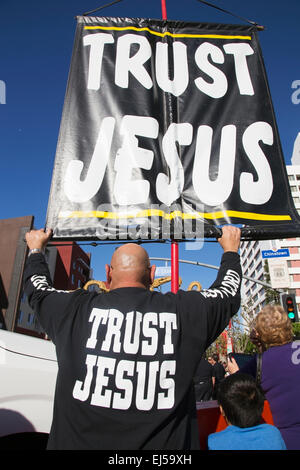 Schild "Vertrauen Jesus" Zeichen, Chinese New Year, Los Angeles, Kalifornien, USA Stockfoto