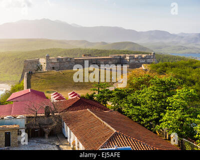 Blick von oberhalb von San Pedro De La Roca Castle, Santiago De Cuba. Stockfoto