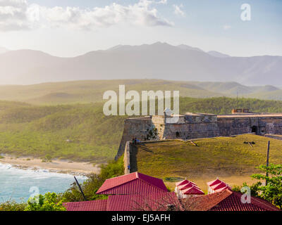 Blick von oberhalb von San Pedro De La Roca Castle, Santiago De Cuba. Stockfoto