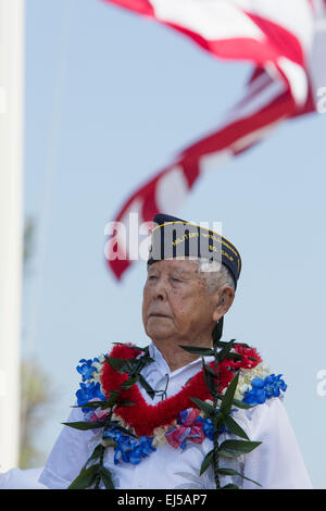 I.r. Lt. Yoshito Fujimoto und US-Flagge, Los Angeles National Cemetery jährliche Gedenkveranstaltung, 26. Mai 2014, Kalifornien, USA Stockfoto