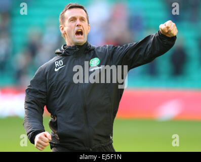 Glasgow, Schottland. 21. März 2015. Schottische Premier League. Celtic gegen Dundee United. Ronny Deila brüllt in die Menge Credit: Action Plus Sport/Alamy Live News Stockfoto