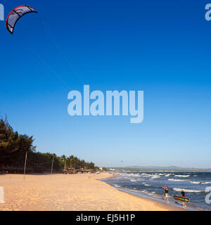 Strand in der Nähe von Mui Ne, Provinz Binh Thuan, Vietnam. Stockfoto