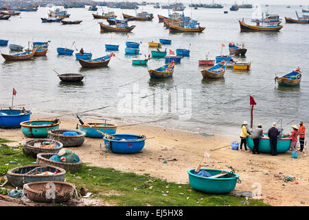 Mui Ne Fischerhafen. Provinz Binh Thuan, Vietnam. Stockfoto