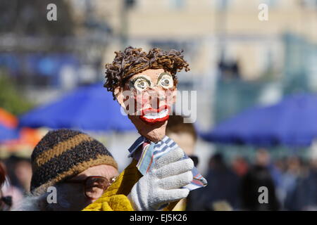 Athen, Griechenland. 21. März 2015. Nahaufnahme eines die Puppen auf dem Syntagma-Platz. Puppen und ihre Meister auf Athener Syntagmaplatz Welt Puppenspiel Tag 2015 feiern durchgeführt. © Michael Debets/Pacific Press/Alamy Live-Nachrichten Stockfoto