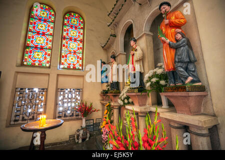 Innere des Saigon Notre-Dame-Basilika, Ho-Chi-Minh-Stadt, Vietnam. Stockfoto