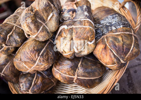 Französische Wurst Stall auf Samstagsmarkt, Avignon, Frankreich, Europa Stockfoto