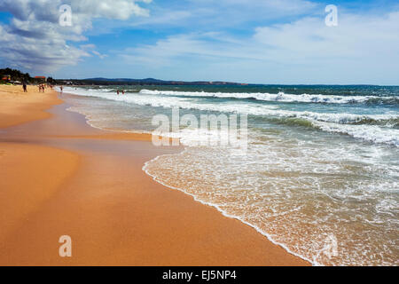 Strand in der Nähe von Mui Ne, Provinz Binh Thuan, Vietnam. Stockfoto