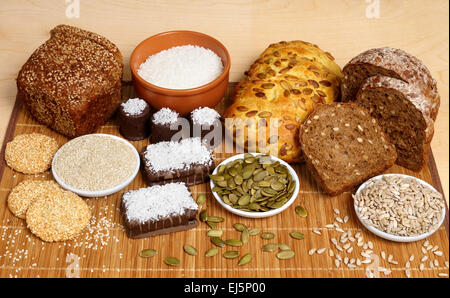 Brot, Gebäck, Süßigkeiten und Zutaten Stockfoto