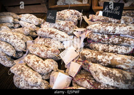 Französische Wurst Stall auf Samstagsmarkt, Avignon, Frankreich, Europa Stockfoto