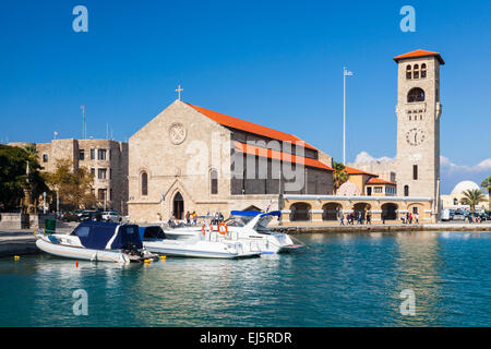 Sonnigen Tag Evangelismos Kirche von Mandraki Hafen Rhodos Griechenland Europa Stockfoto