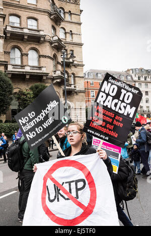 Eine nationale Demonstration gegen Rassismus und Faschismus stehen bis zum Rassismus veranstaltet. Stockfoto