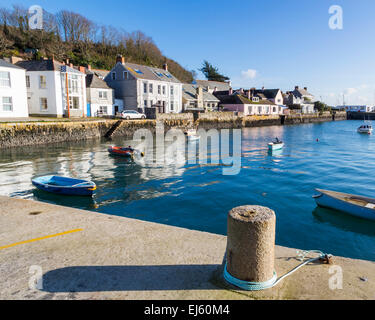 Der Küste Flushing-Dorf am Fluss Penryn, Teil der Carrick Straßen Cornwall England UK Europa Stockfoto